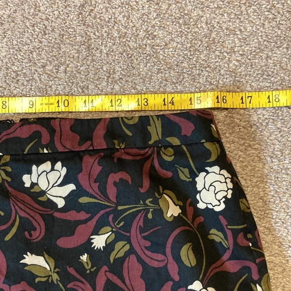 LOFT Black Floral Skirt 8P - Picture 7 of 12